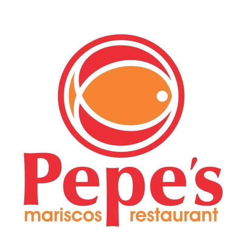 Logo de Mariscos Pepe's con diseño de un pez naranja dentro de un círculo rojo, acompañado del texto "Pepe's" en letras rojas y "mariscos restaurant" en letras naranjas.