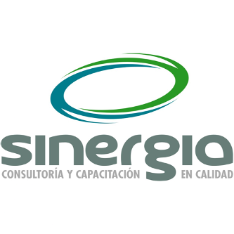 Logo de Sinergia Consultoría y Capacitación con diseño circular en verde y azul